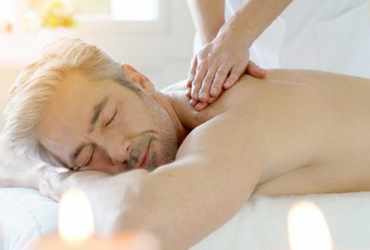 Essayez le massage à 4 mains, une catégorie de massage pour homme à Paris